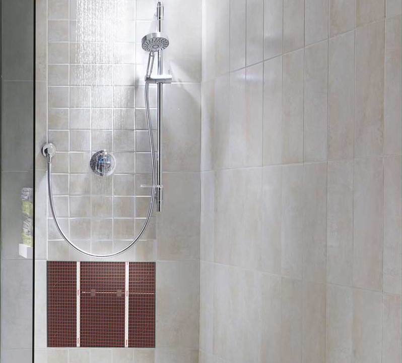 12 volt elektrische verwarming aan wand van douche
